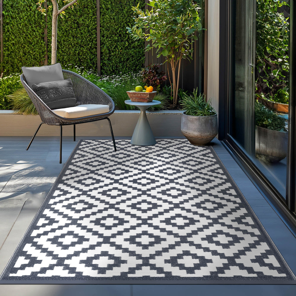Nirvana Charcoal Grey and White Outdoor Rug