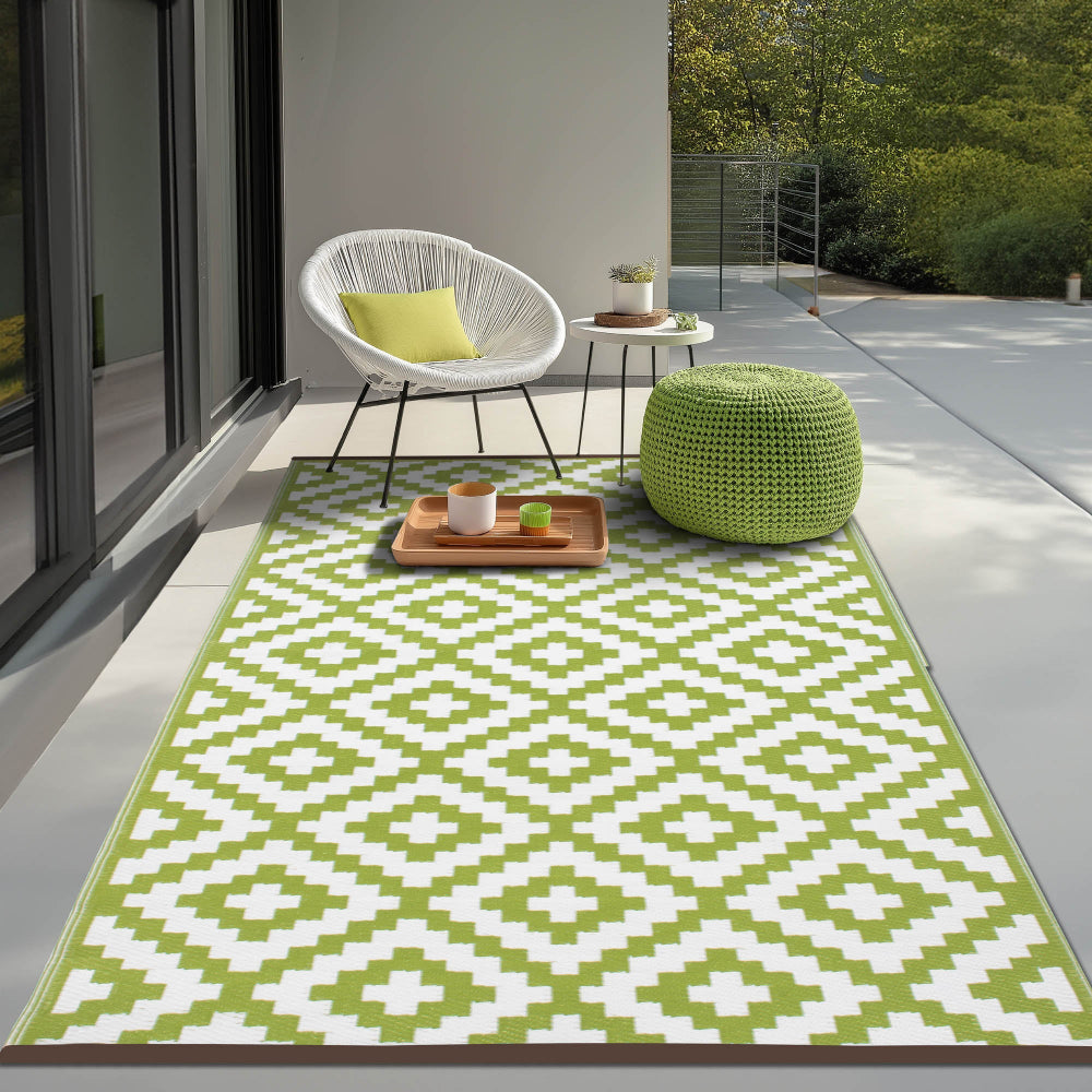 Nirvana Leaf Green and White Outdoor Rug